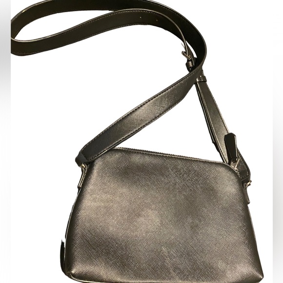 NWOT Guess Purse - Picture 4 of 9